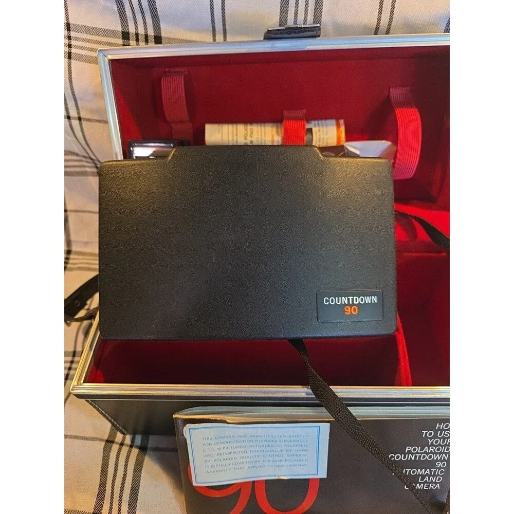 Polaroid Countdown 90 Automatic Land Camera Vintage Kit with Case and Flash READ